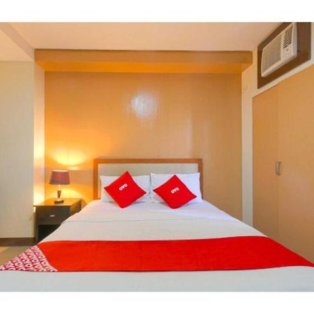 Oyo 769 Poblacion Suites Polaris Makati City Екстер'єр фото