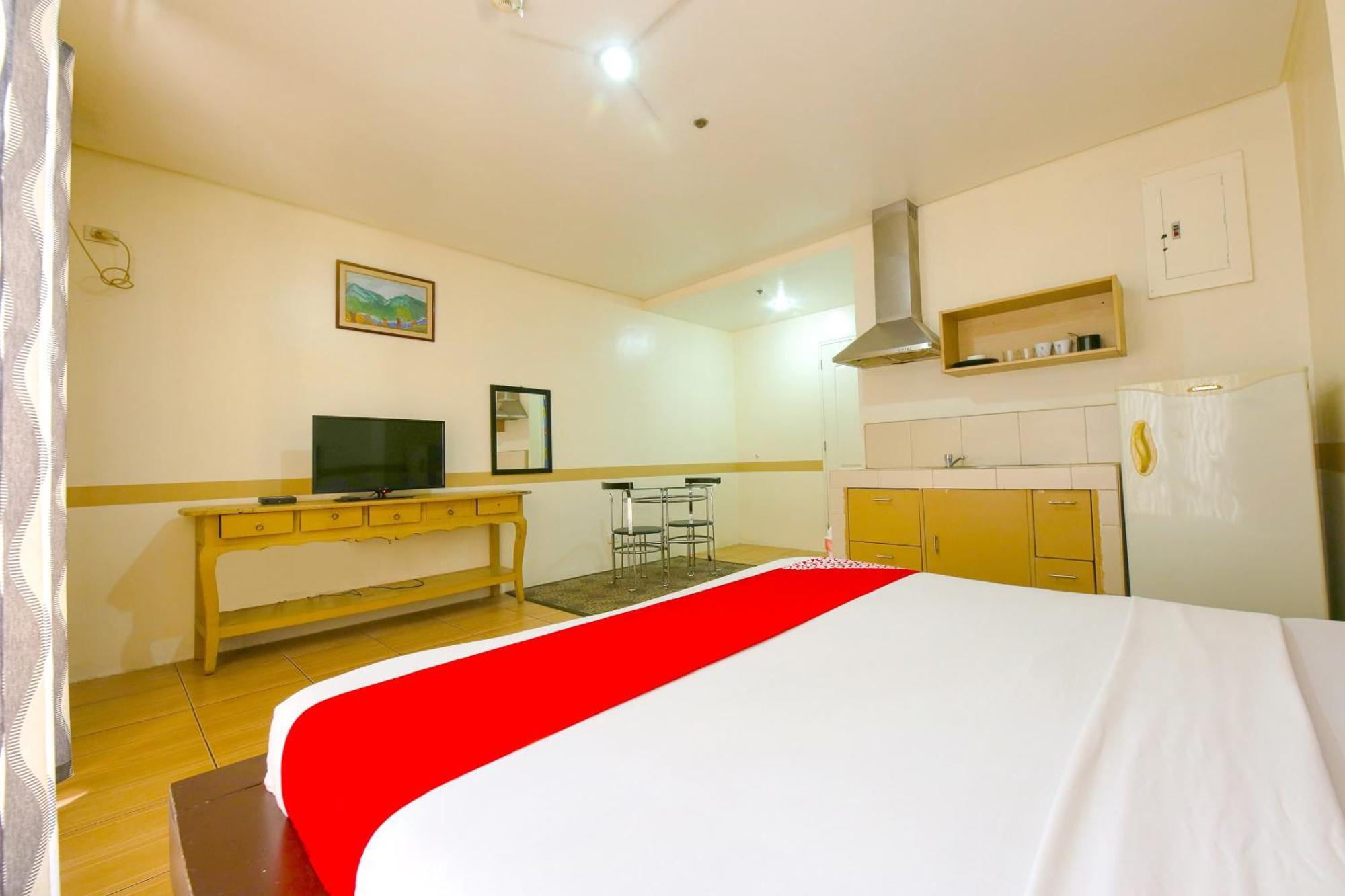Oyo 769 Poblacion Suites Polaris Makati City Екстер'єр фото