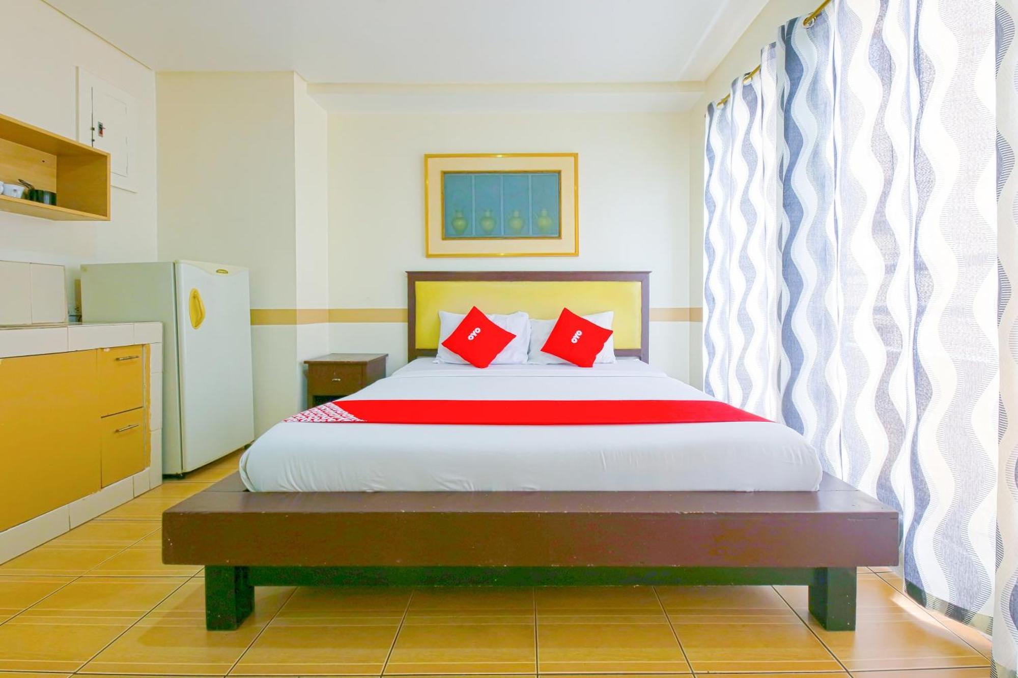 Oyo 769 Poblacion Suites Polaris Makati City Екстер'єр фото