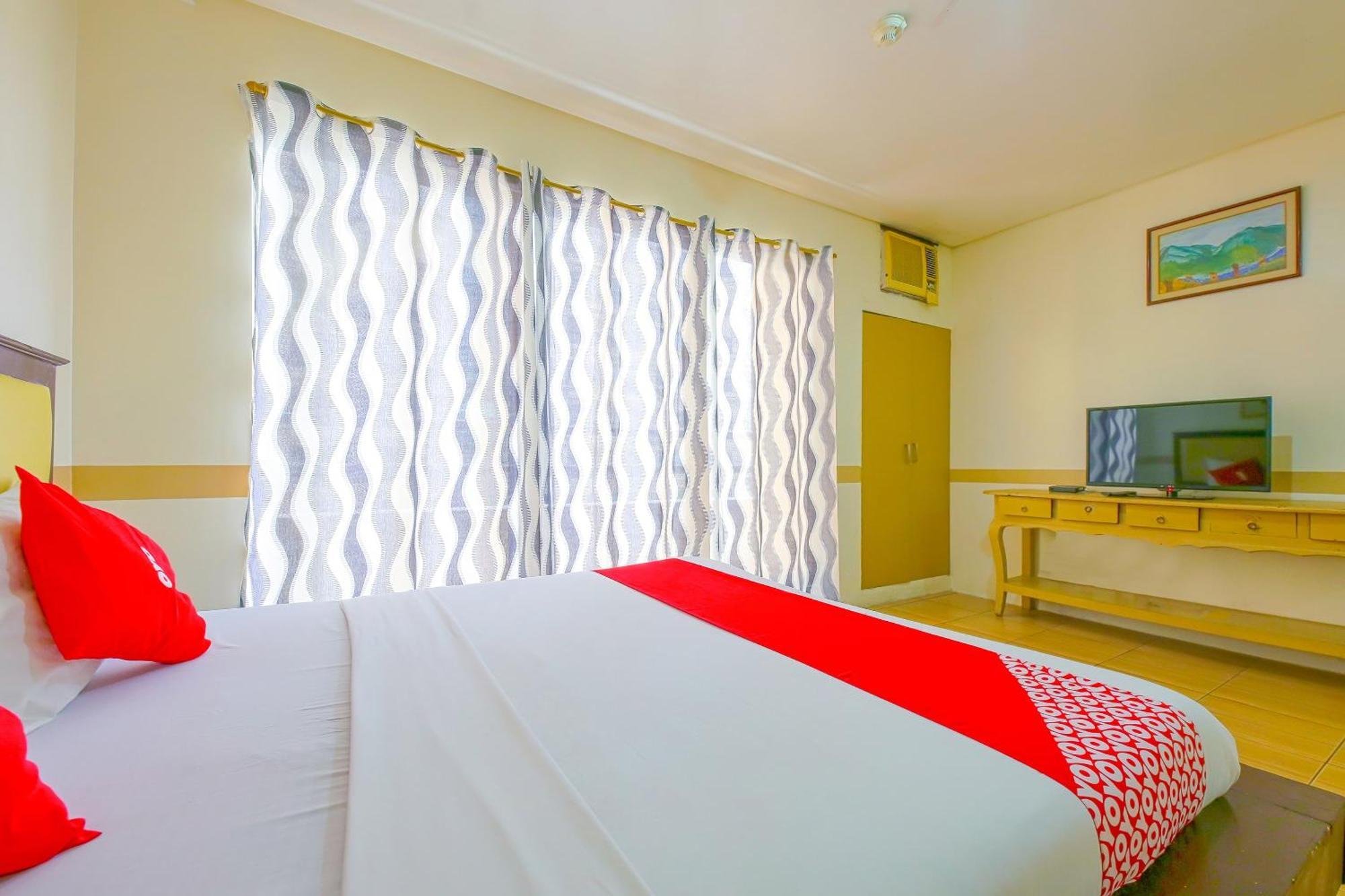 Oyo 769 Poblacion Suites Polaris Makati City Екстер'єр фото
