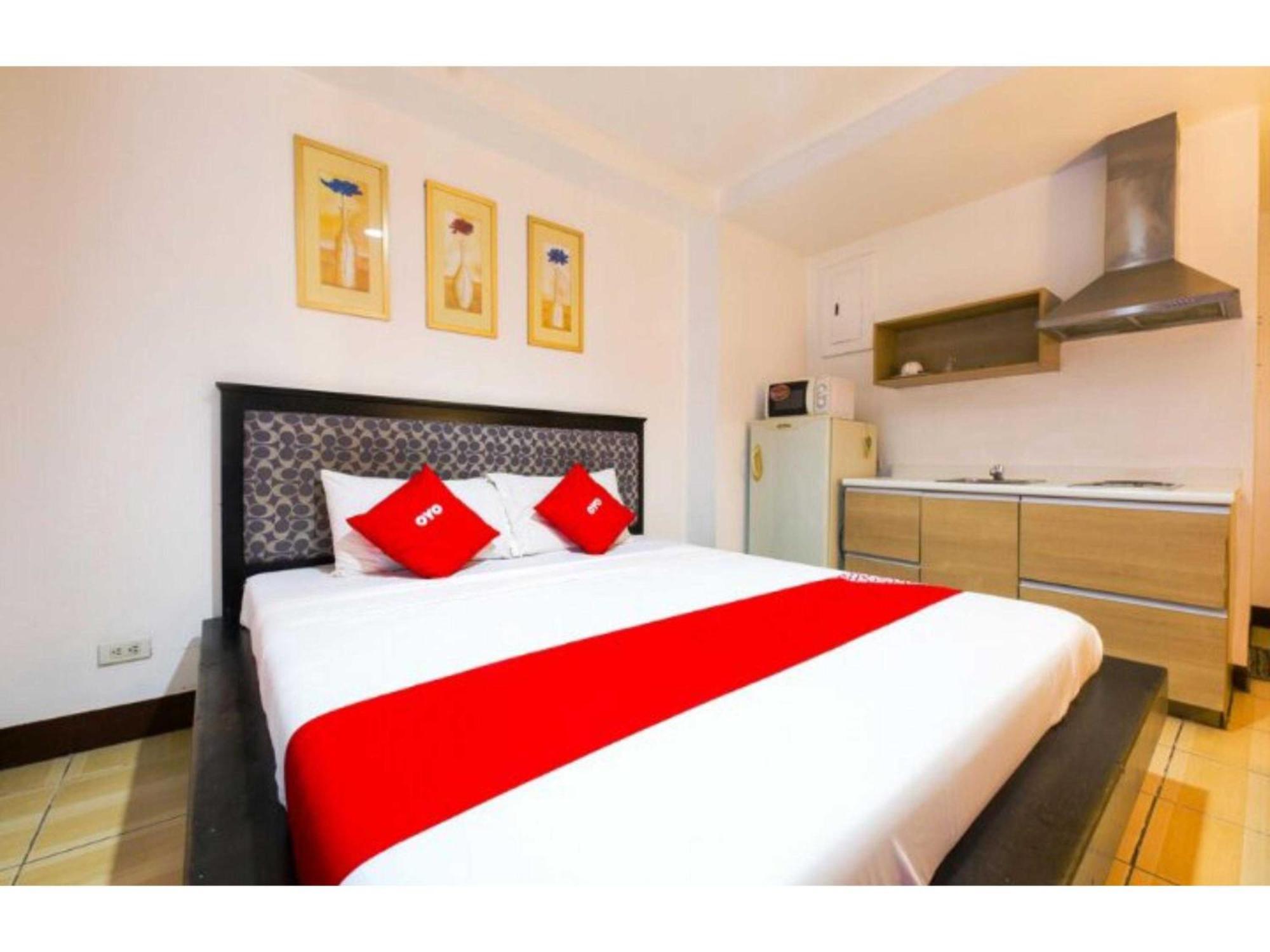 Oyo 769 Poblacion Suites Polaris Makati City Екстер'єр фото