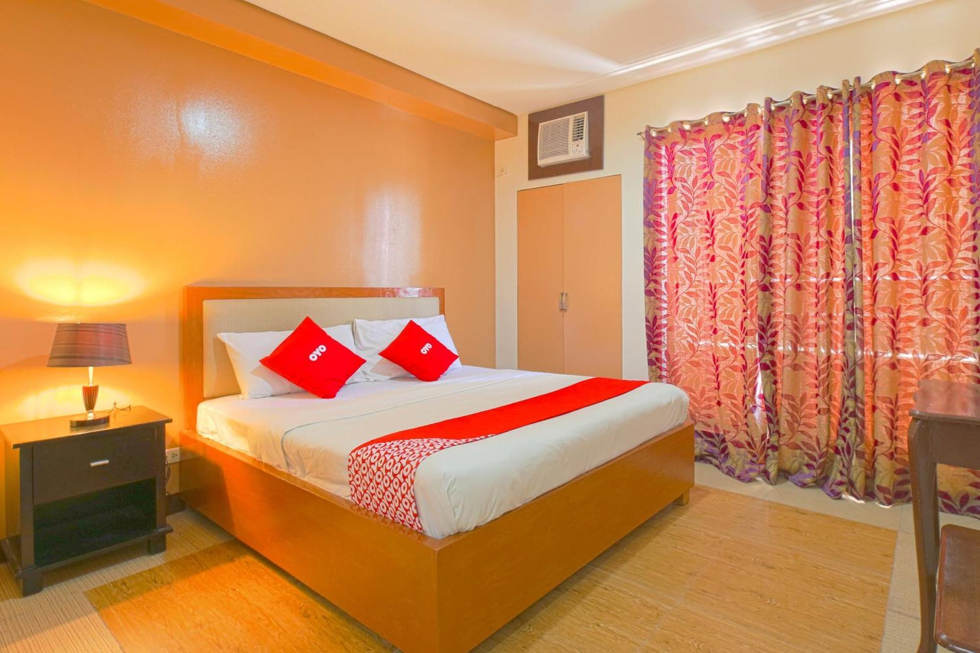 Oyo 769 Poblacion Suites Polaris Makati City Екстер'єр фото